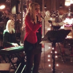 Singer (female) Amersfoort  (NL) The most beautiful carols