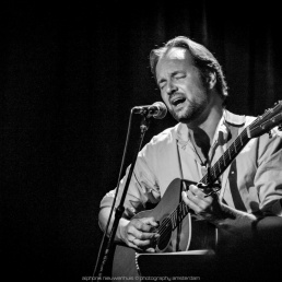 Singer (male) Amsterdam  (NL) Edo Donker's singer songwriter