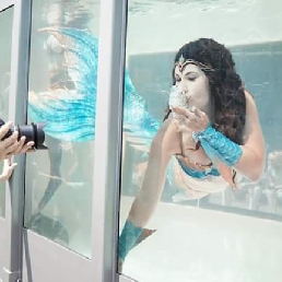 Marijke: Mermaid Dive Tank Show