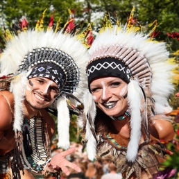 Actor Waalwijk  (NL) Stilt Act - Stiltwalkers - Indians