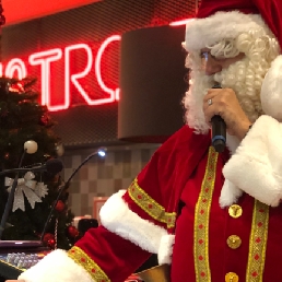 Singer (male) Delft  (NL) Singing Santa - Jan Raats