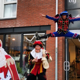 Acrobaat Emmen  (NL) Springpiet op Stelten ( Springstelten.)