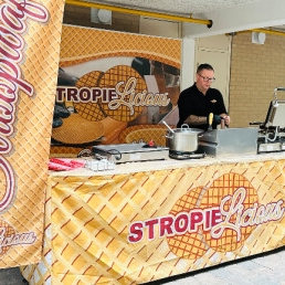 Foodtruck Almere  (NL) Vers gebakken stroopwafels op locatie