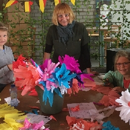 Actor Oostende  (BE) Paper crepe flower workshop Sandbox